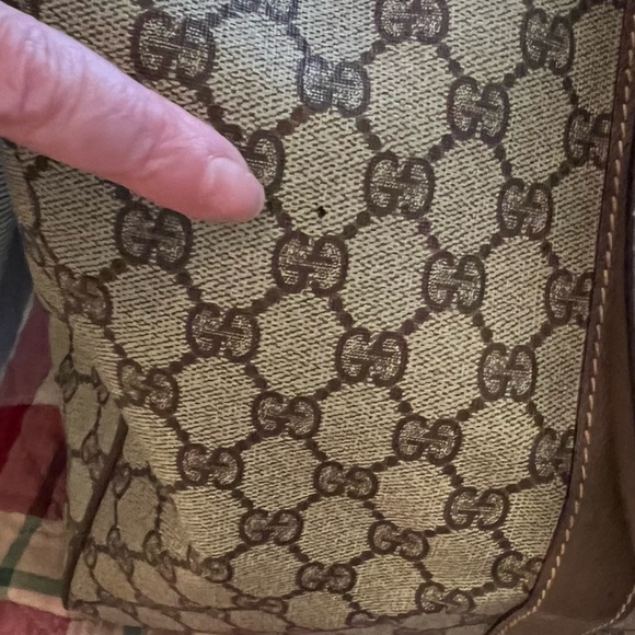 Gucci Beige and Brown GG Monogram duffel. - Picture 16 of 16